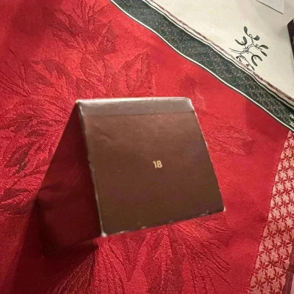 Hourglass Veil Hydrating Skin Tint Foundation - SHADE 18 - 1.1 oz / 35mL NEW - Picture 4 of 8